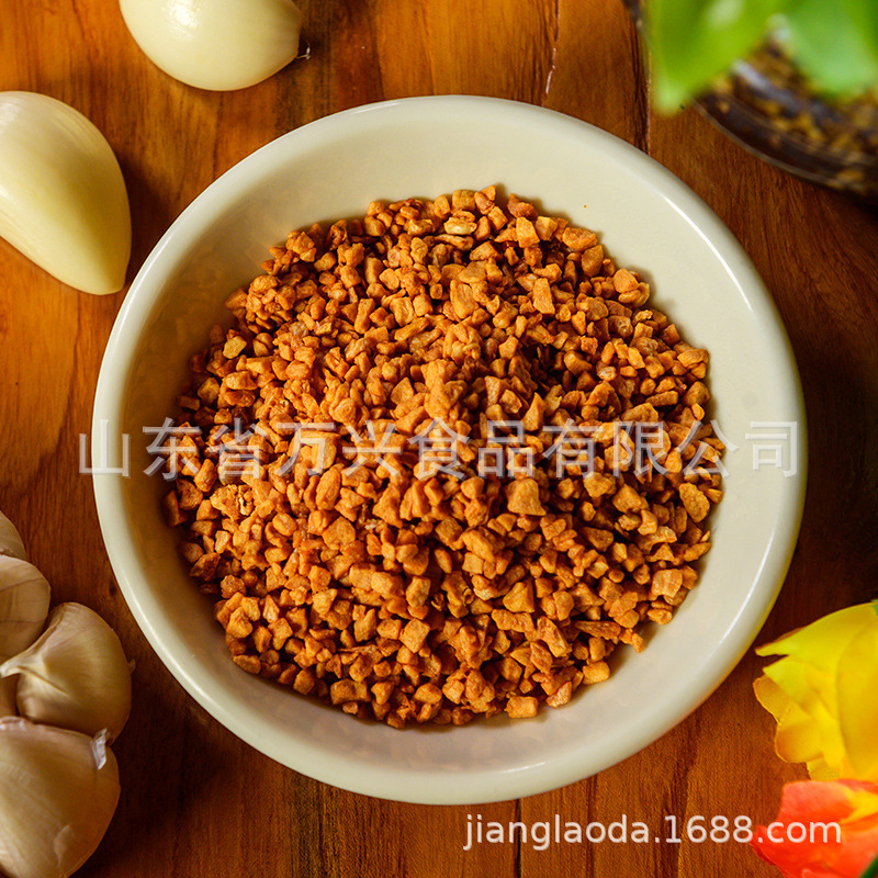 Garlic is a 320-g can of soup.