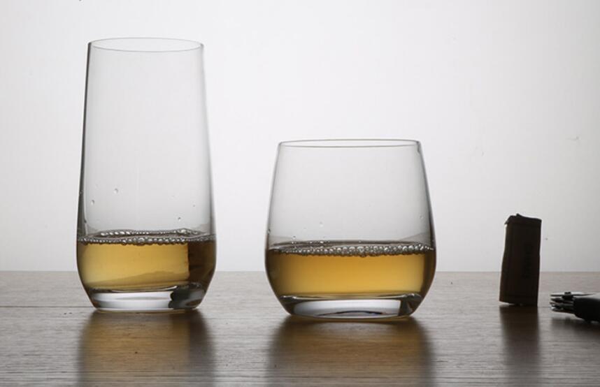 A smooth laser cutter with a light crystal round bottom glass line.