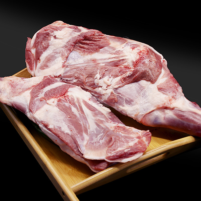 Mongols with their bones and legs in their home with fresh, frozen lamb ribs from roasted stew.