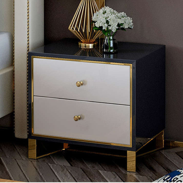 The post-modern light luxurious bedside lockers are about a few corners of the bedroom.