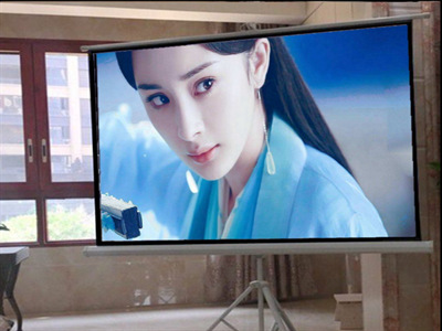 Shanghai's 100-inch stand-on-triangular screen projector painting frame