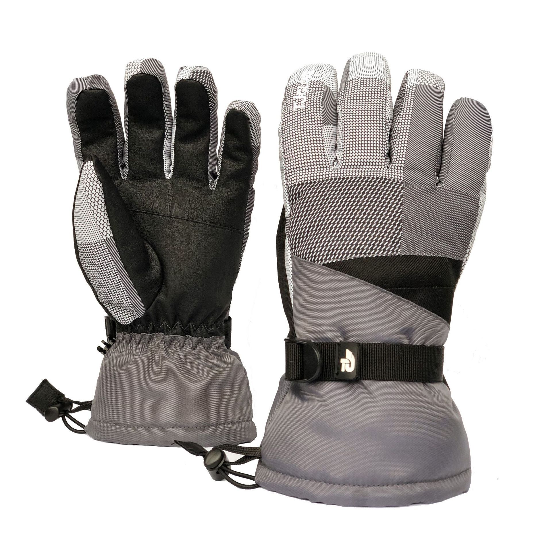 In winter, snow-ski gloves are distributed outdoors with wind and water protection and a thick climber.