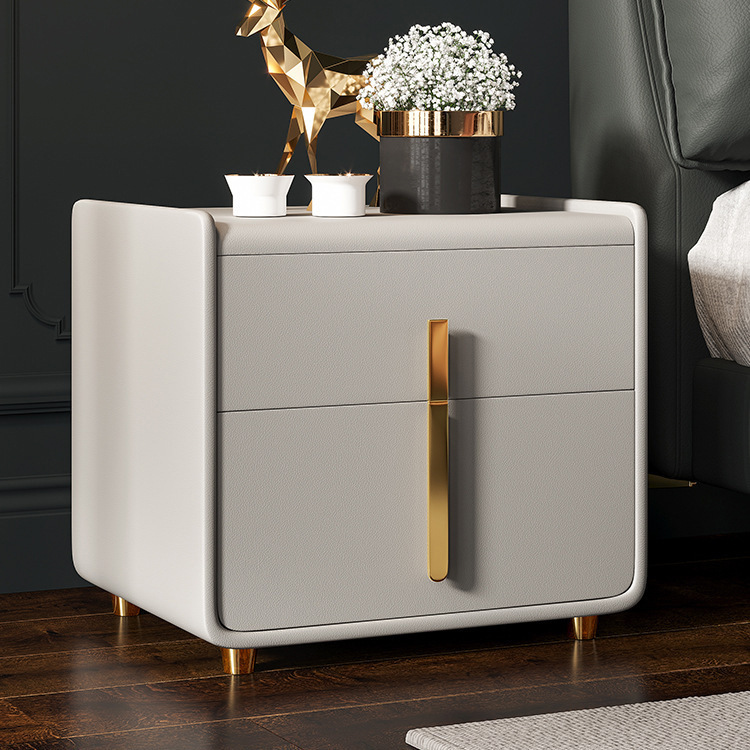 The bedside cabinet is light, modern and simple.