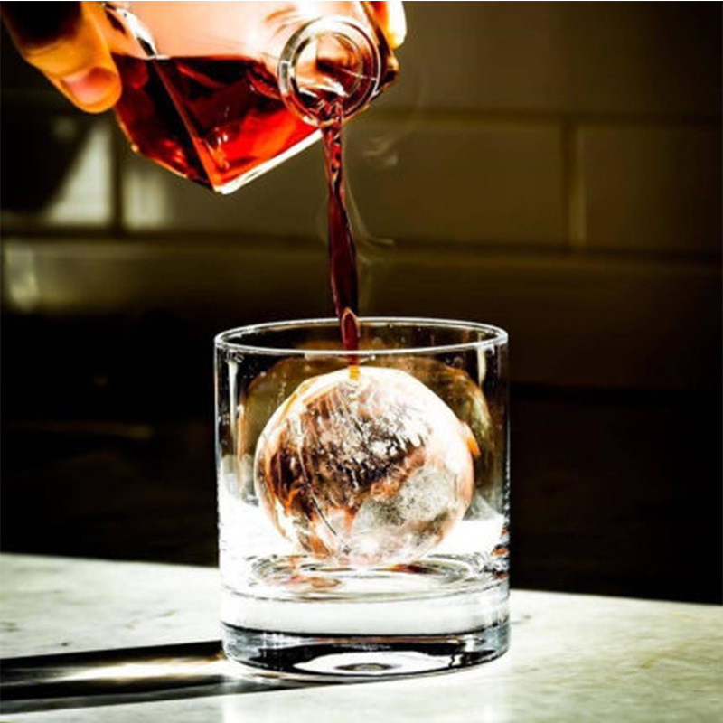 [Six to Six] Libby's classic whiskey, a glass of beer, a glass of glass juice.
