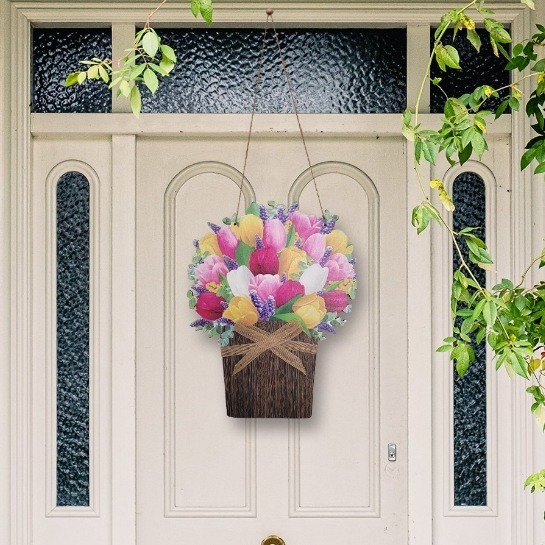 The outdoor courtyard doorplates welcome Zhigmen tulips to the wooden courtyard decorations for the outside porch.