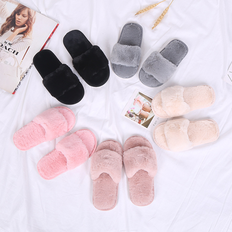 In the autumn and winter, new home children show toes slippers, home-floor children's cotton slippers are distributed by the home.