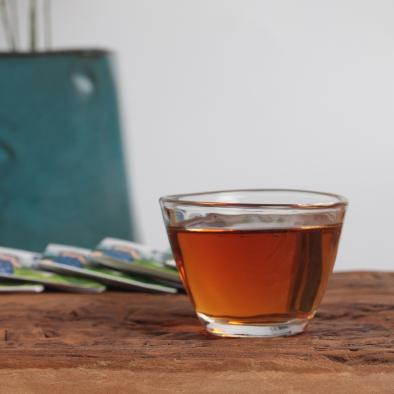 Ludish Tea, the old-tree white tea dresser's wholesaled Yunnan in the wild mountains.