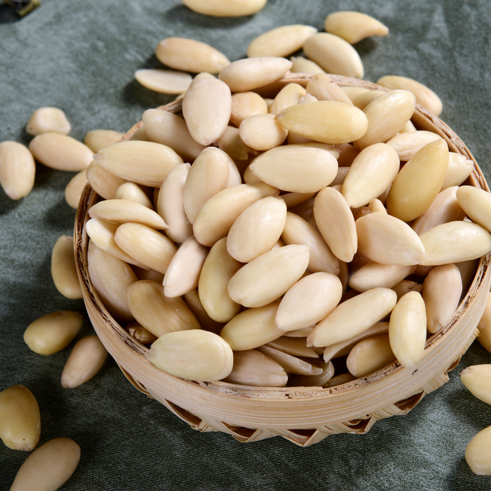 11.34 kg box full of nut-breaded fried rice with American almonds decorated with tonsels.