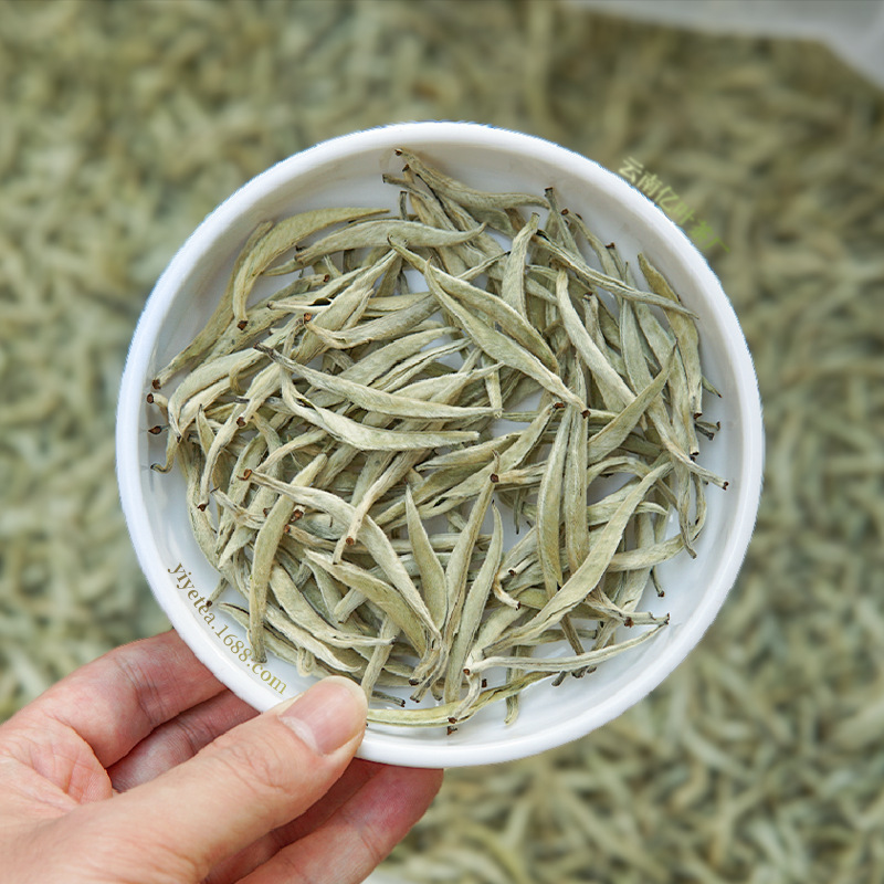 2024 Yunnan white milligrams of large-scale, large-scale, large-scale, white-leaved, white-coloured, fresh moon-light tea