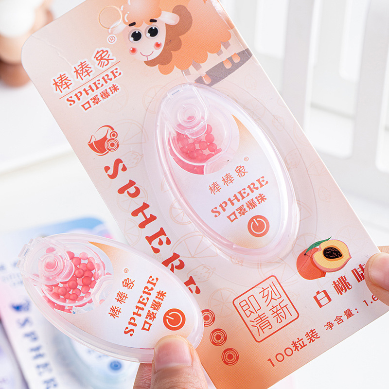 chuỗi hạt tuyệt đẹp với đá tươi và ớt trái cây.