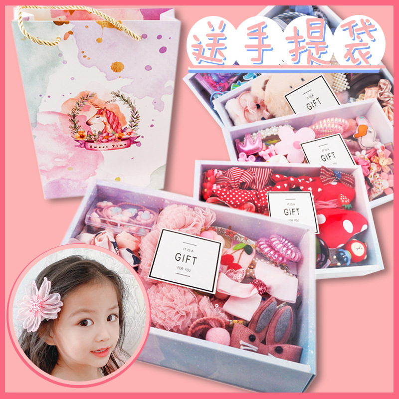 A collection of self-packaged handbags for Princess's children's birthday gift packs.