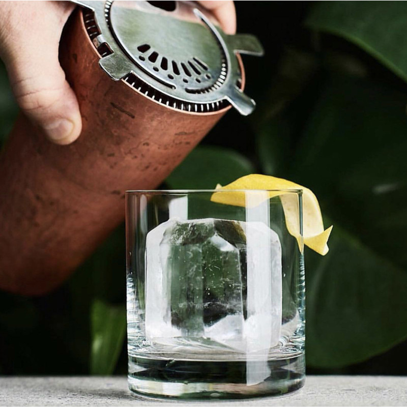 [Six to Six] Libby's classic whiskey, a glass of beer, a glass of glass juice.