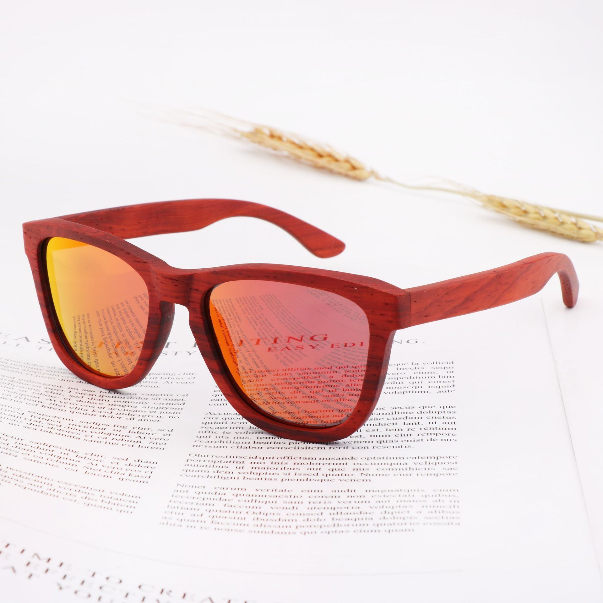 Fashion outdoors riding bamboo glasses, red pear frame TAC lenses, new cross-border female sunglasses.