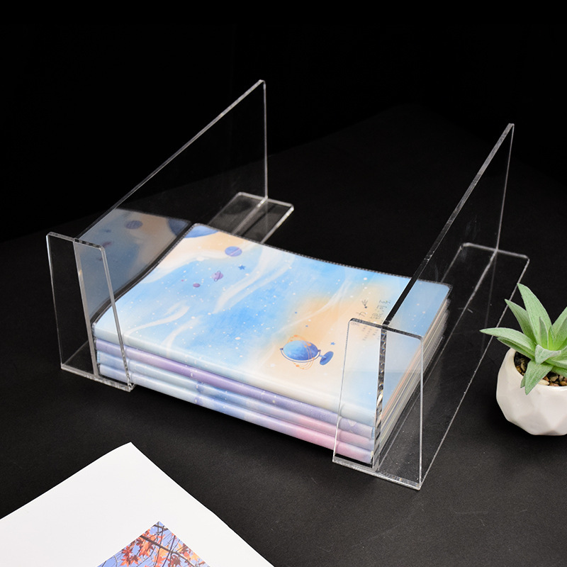 A short desk presentation of the stationery commodities shelf at the Aklik Transparent Bookboards.