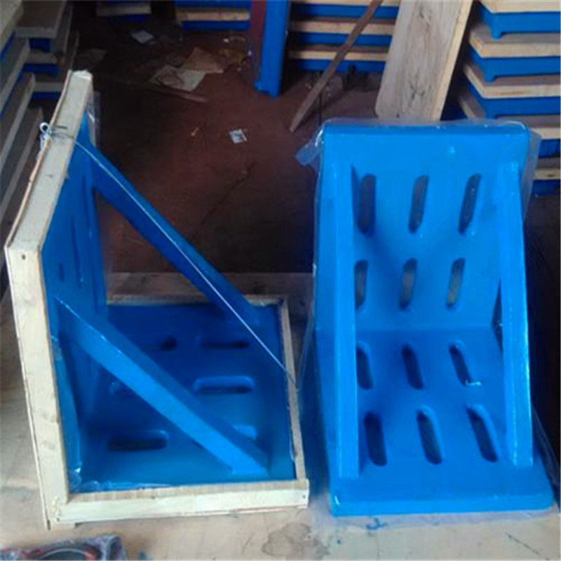 The factory's for cast iron bends, large T-size slot bend tables, lined straight angles, cast iron bends.