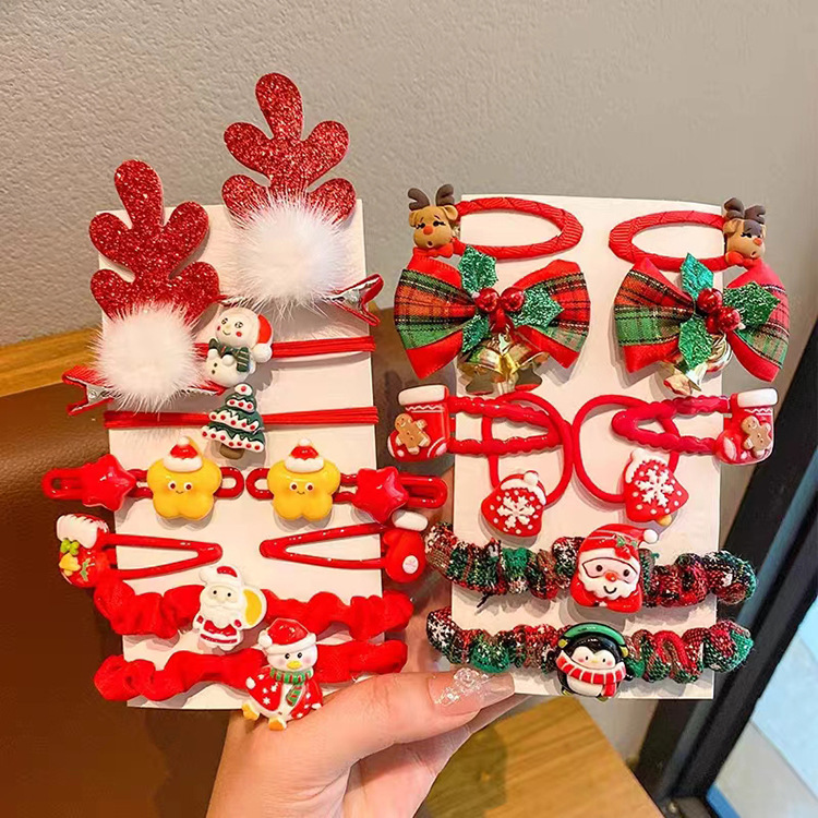 Children's Christmas heads, sweet girls' decorated haircases, a little girl's antler.