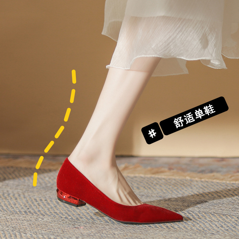 2211 French pointy red flat-shoe girl, 2024, low-heel wedding shoes, low-strength shoes.