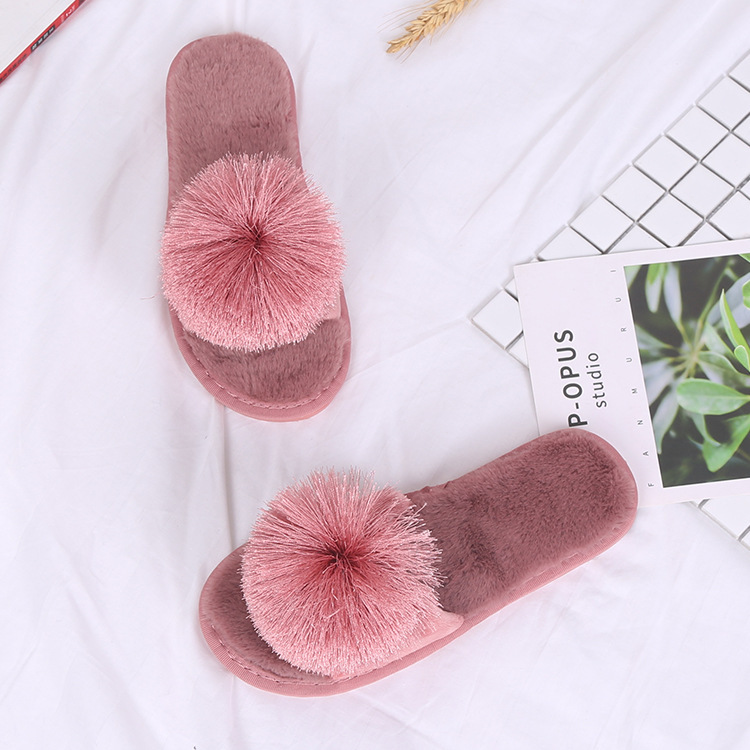 New spring, fall and winter hairball slippers with thick fury housewife floors and toes slippers for four seasons