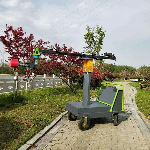 The nursery is full of automatic green fence repairers, road green tree green fence repairers, garden ball tailors.