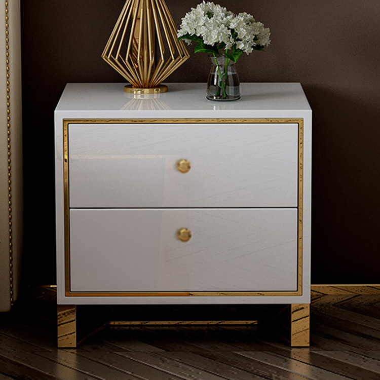 The post-modern light luxurious bedside lockers are about a few corners of the bedroom.