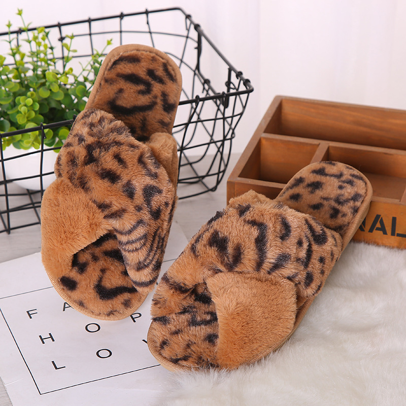 Panthers' coloured slippers, 2021, new Korean velvet indoor velvet.