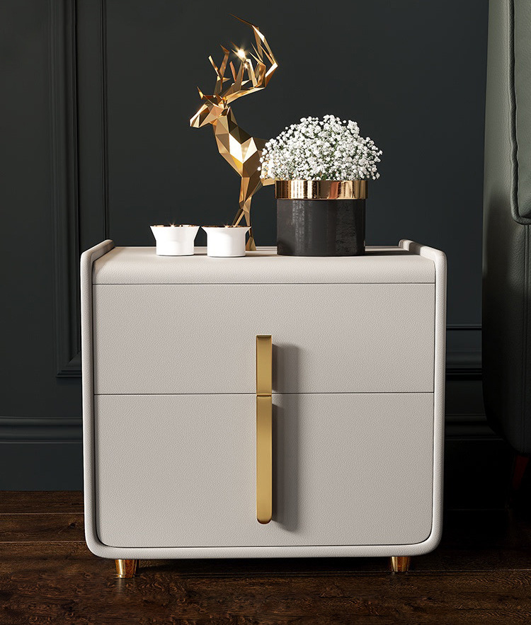 The bedside cabinet is light, modern and simple.