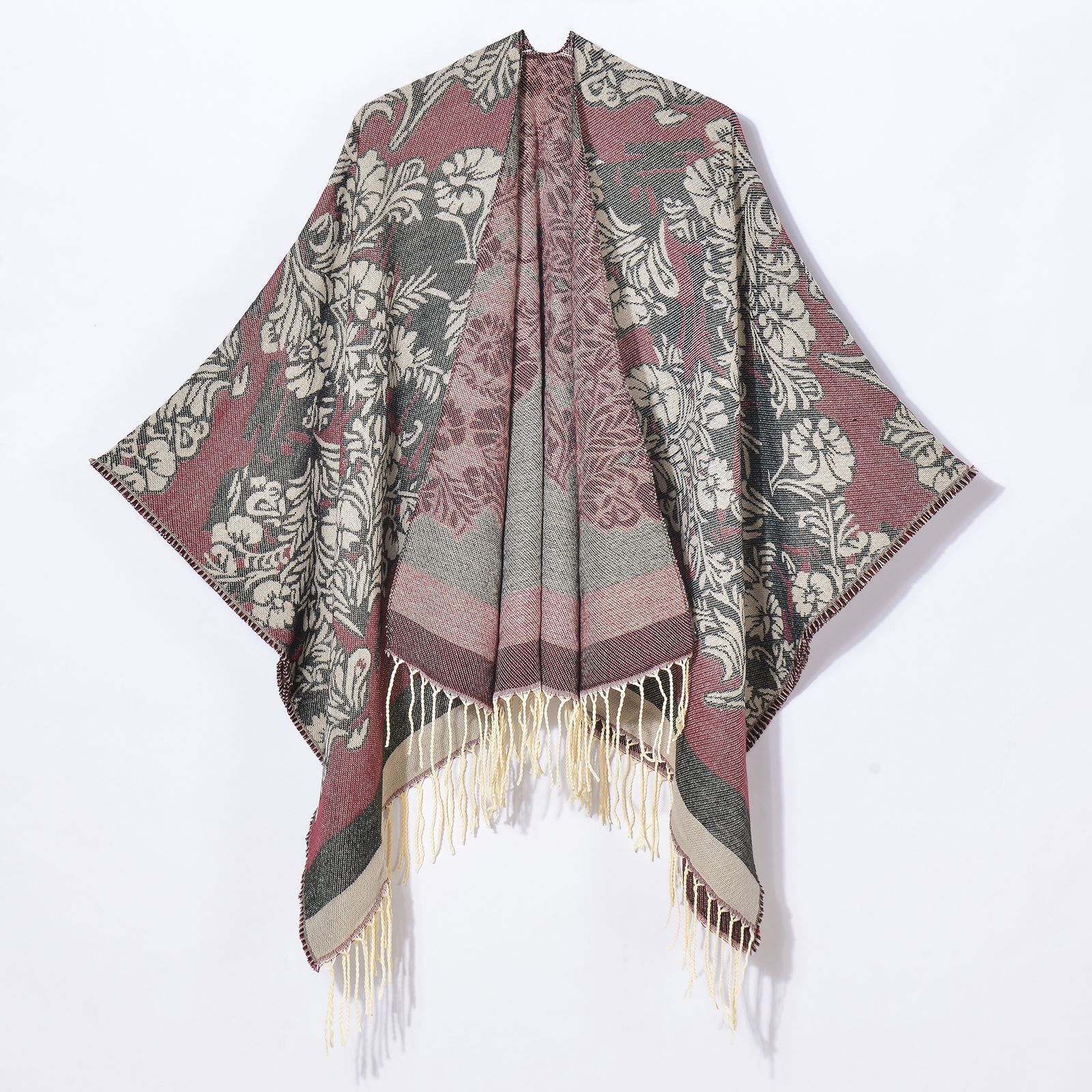 Yunnan Nepal đi du lịch để chụp ảnh những chiếc áo thun Su-shirt và mặc một chiếc khăn choàng lộng lẫy trong văn phòng của mình.