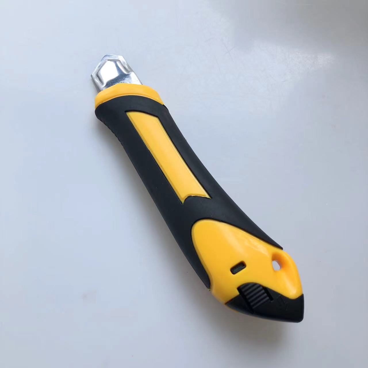 珂銘美工刀包膠多功能壁紙刀刀片大號重型工具刀牆紙刀辦公用品