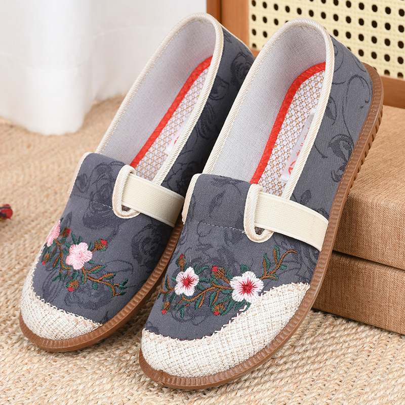 "Spring and Fall New Embroidery" "Spring and Fall Foreign Trade"