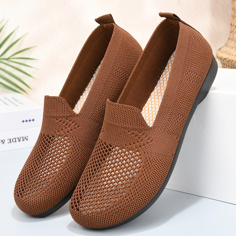 The Korean version of the summer marketed a pair of cheetahs' shoes and shoes in the air-blowed net.