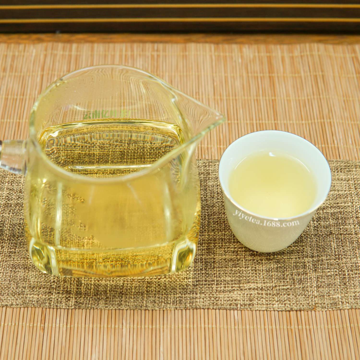 2024 Yunnan white milligrams of large-scale, large-scale, large-scale, white-leaved, white-coloured, fresh moon-light tea