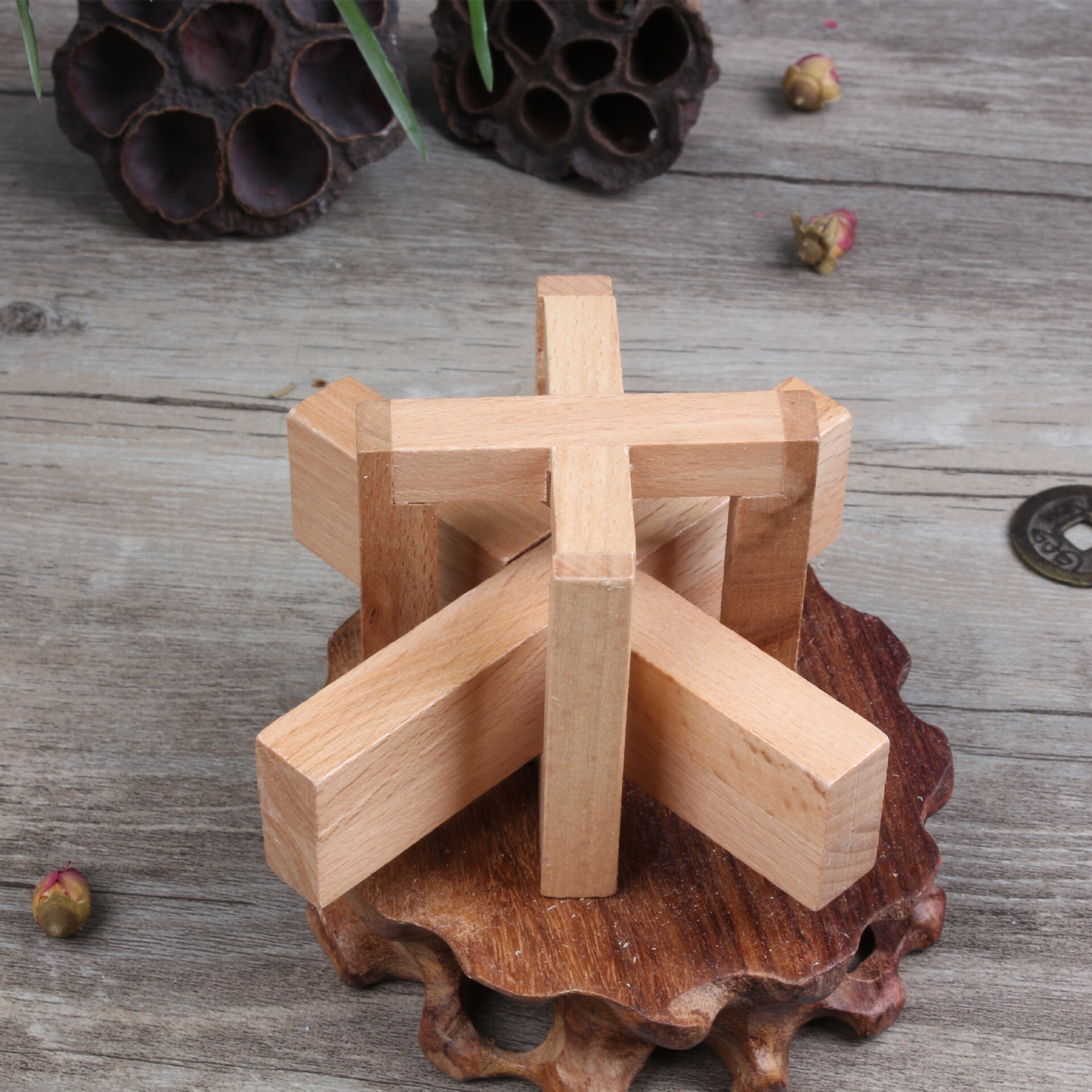 Adult wood toy, classical toy, Confucius Locked Luban, round the city and import wood.