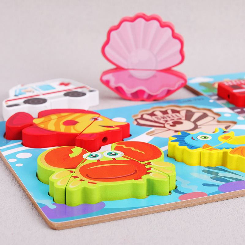 Kindergartens teach fruit to wear ropes and sea animals the 3D puzzle.