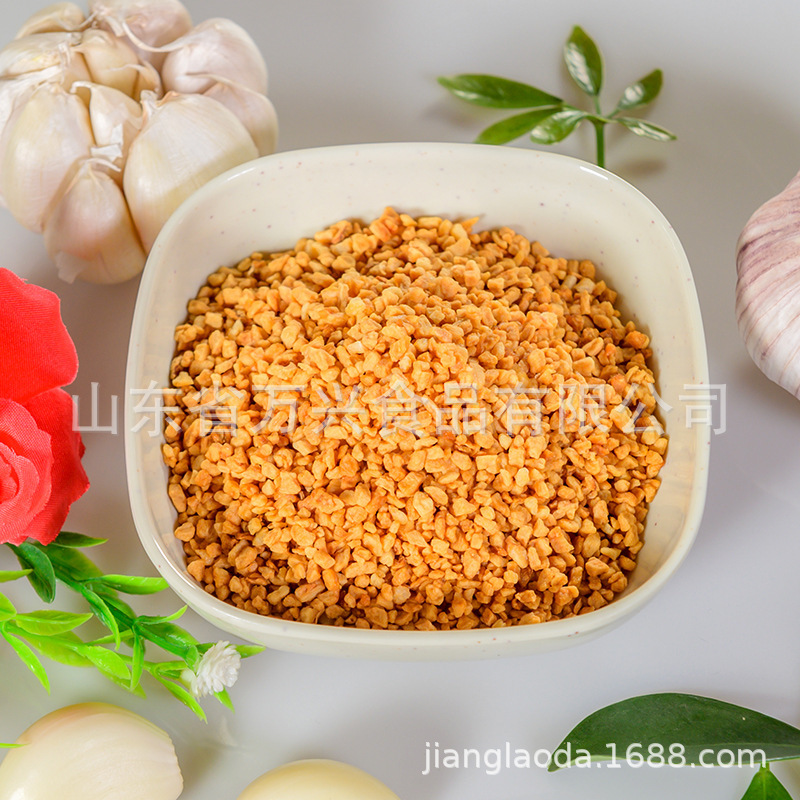 Garlic is a 320-g can of soup.