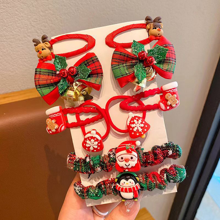 Children's Christmas heads, sweet girls' decorated haircases, a little girl's antler.