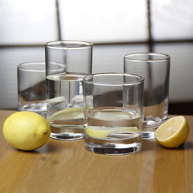 [Six to Six] Libby's classic whiskey, a glass of beer, a glass of glass juice.