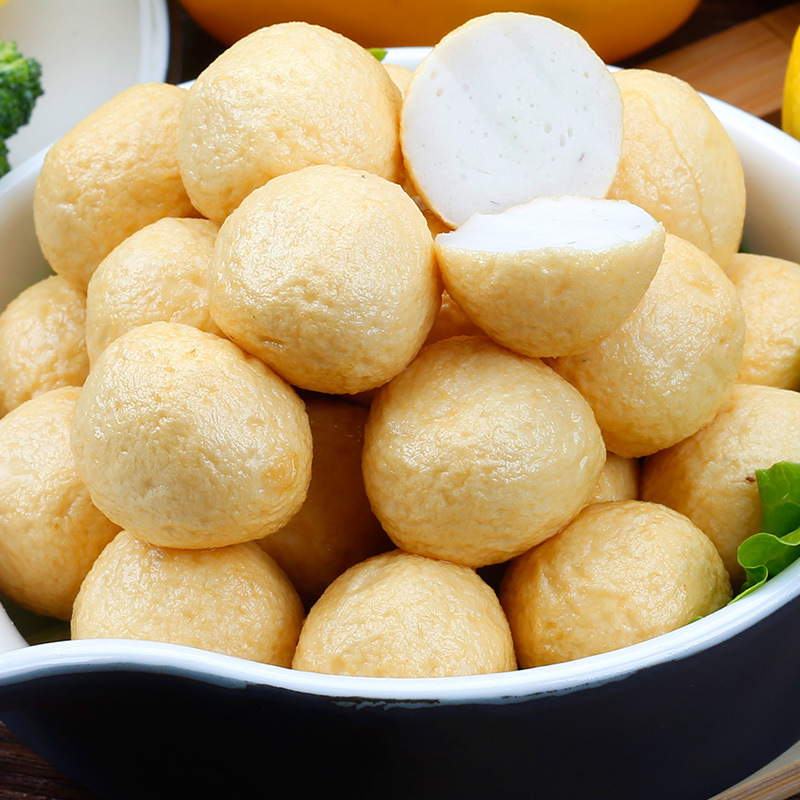 Một quả bóng vàng 250g từ cổng thành, một con cá cà ri kiểu Hồng Kông ăn những quả dưa chua cay.