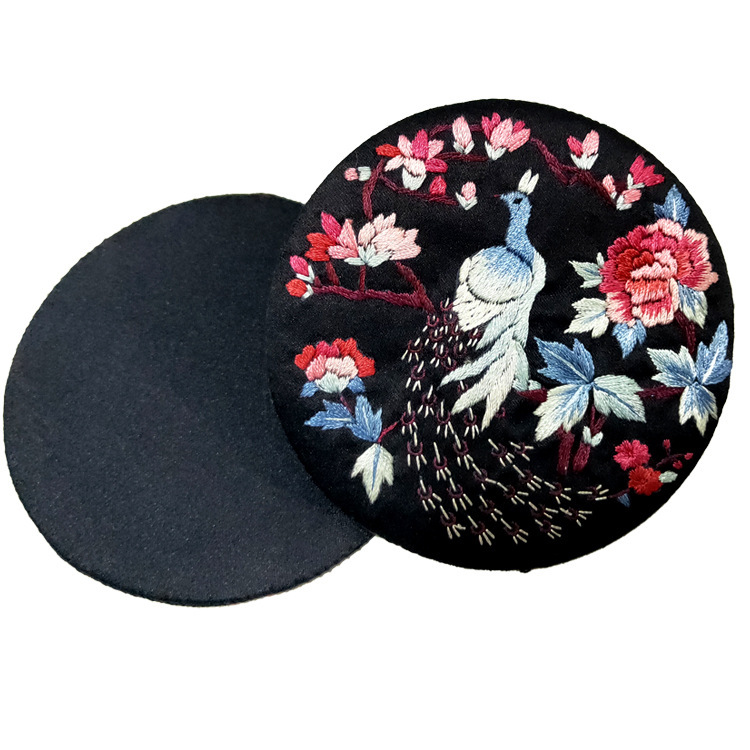 Embroidery, cup mats, hand-made embroidery, round tea cup mats, household items, tea cup mats, sodium.