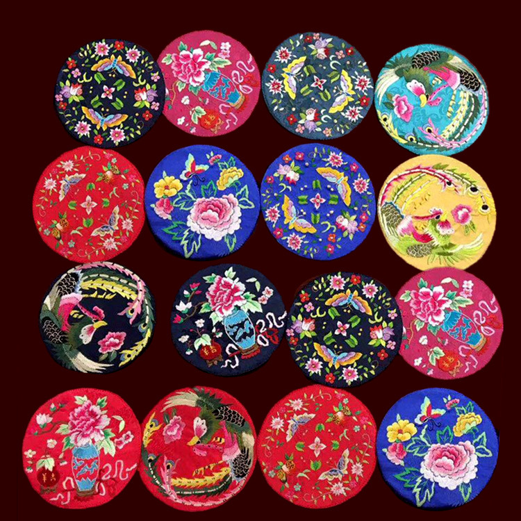 Embroidery, cup mats, hand-made embroidery, round tea cup mats, household items, tea cup mats, sodium.