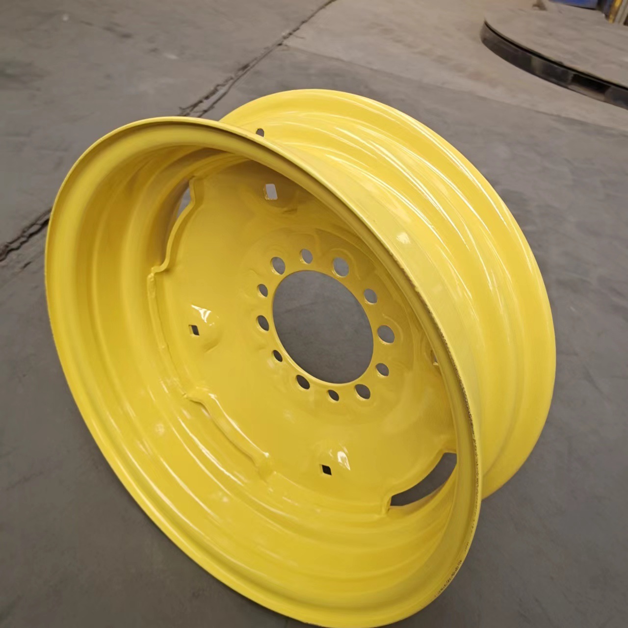 农业钢圈5.5*15配套轮胎205/75R15现货批发造型板轮毂农机具钢圈