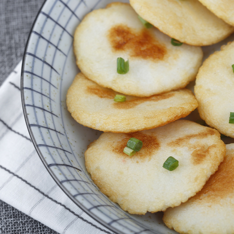 Bánh cá vàng nặng 2.500g/frozen thức ăn bao gồm cá nướng ở cổng.