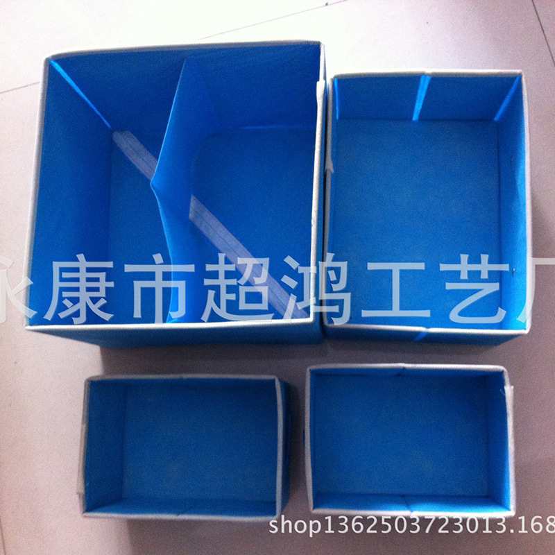 Quần áo không đường trong hộp, vớ hai ngực, trang điểm không đường.