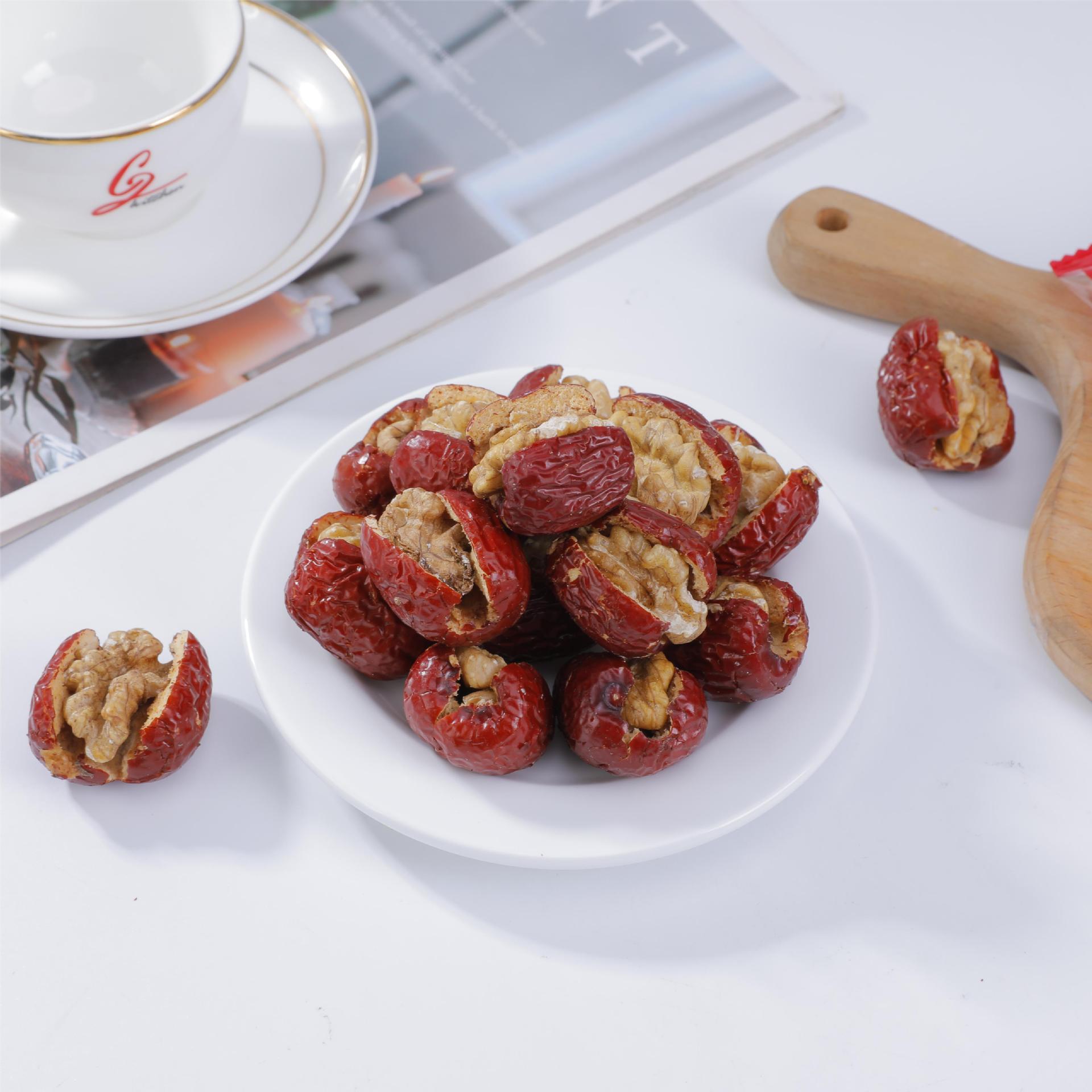 ♪ Sweet dates with walnuts ♪