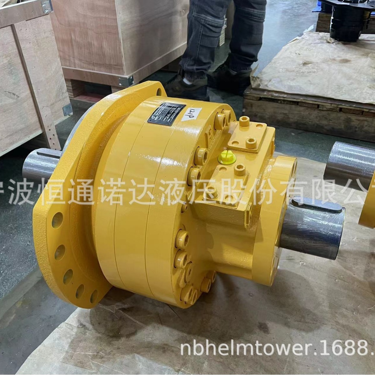 It's custom-made, MS18 series, double-head output, low-speed big twists, poles, semada, hydraulic motors.