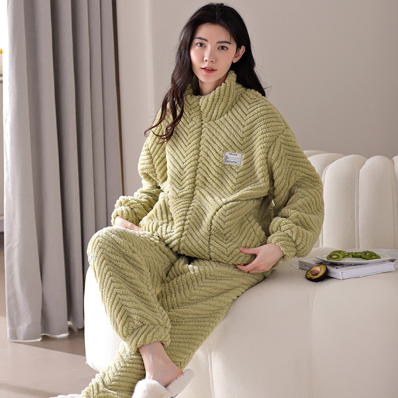 Những chiếc áo choàng bằng nhung nhung với một bộ giáp dày, ấm và ngọt mùa mùa đông