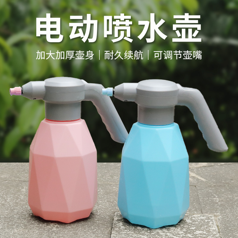 Máy phun nước có thể nạp đầy nước.