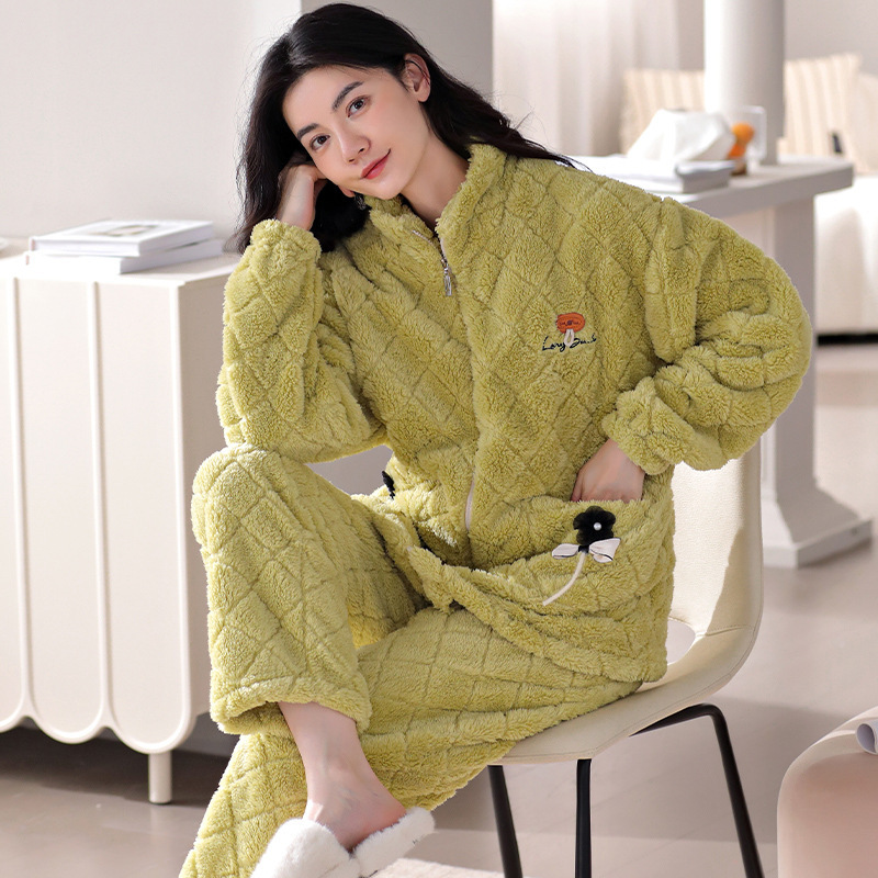 Những chiếc áo choàng bằng nhung nhung với một bộ giáp dày, ấm và ngọt mùa mùa đông