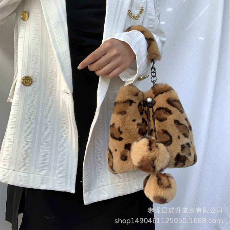 2021 new hare hair lady bag bag, slashed water bucket, panther-skinned, high-volume, high-volume twitch.