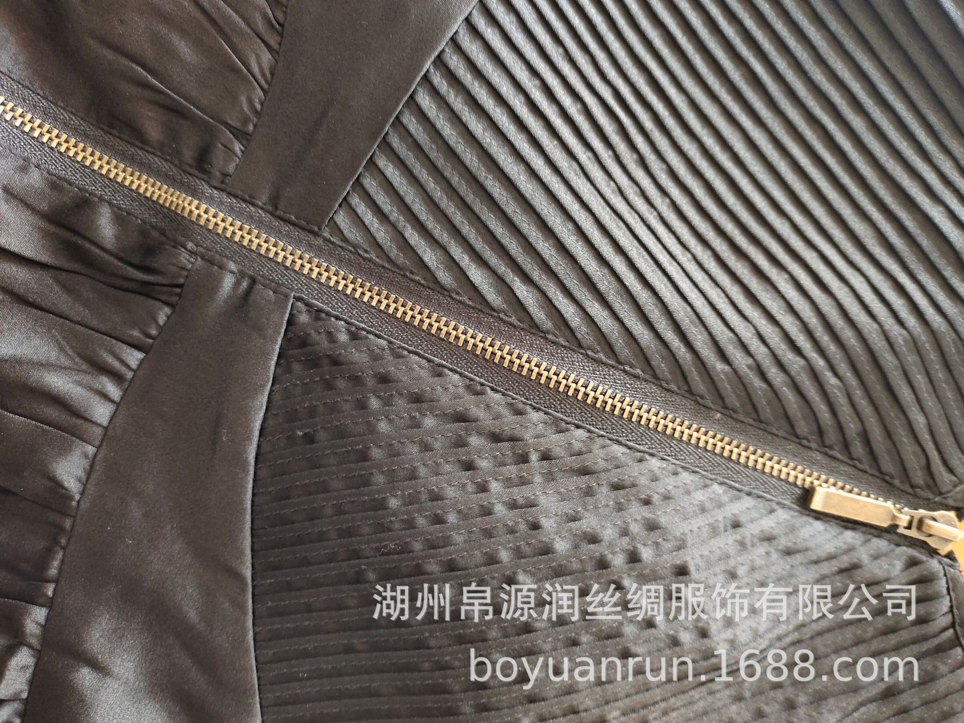 Bộ váy đan của sóc chuột rất tốt.