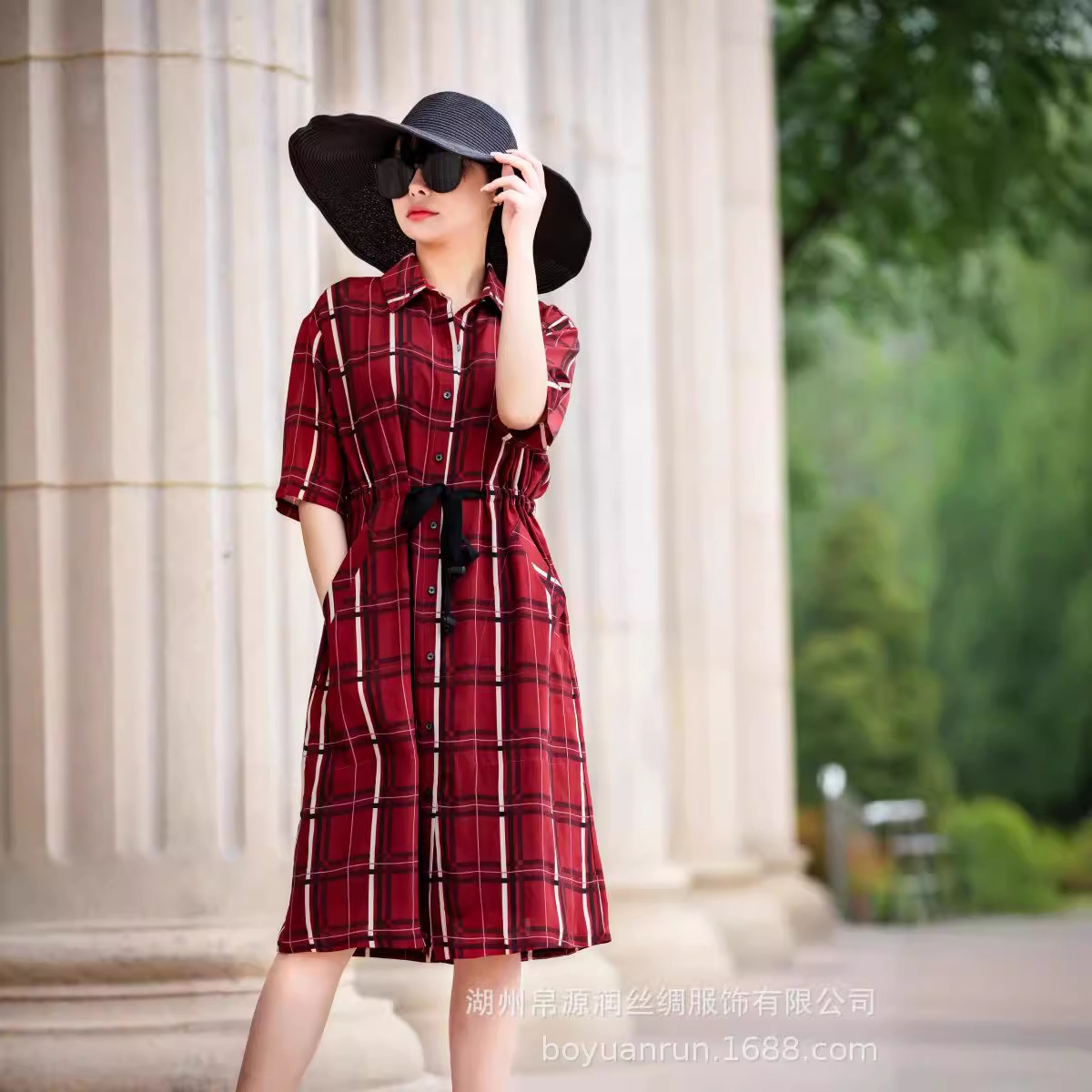 100% áo lụa và lụa, và một doanh nghiệp thương mại một chiều trên chiến trường.